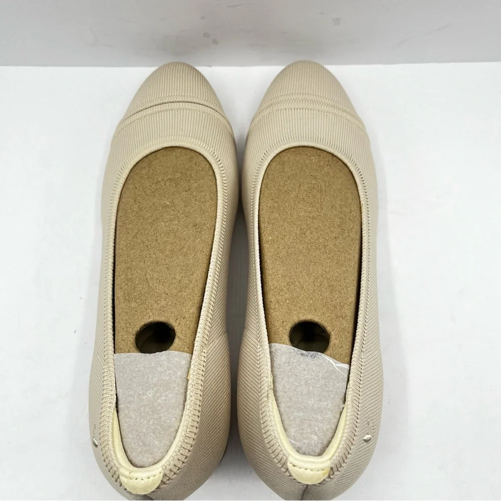 Vivaia Women’s Size 8.5 Julie Pro Cream Ivory Round Toe Chunky Heels